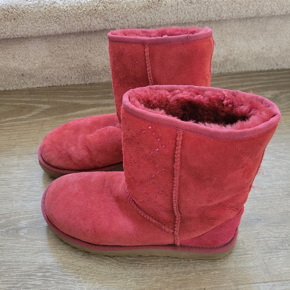 Ugg boots size 7 in dark cherry